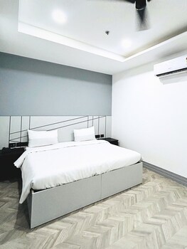 bedchambers serviced apartment golf course gurgaon
