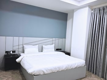 bedchambers serviced apartment golf course gurgaon