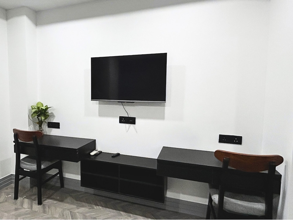 bedchambers serviced apartment golf course gurgaon