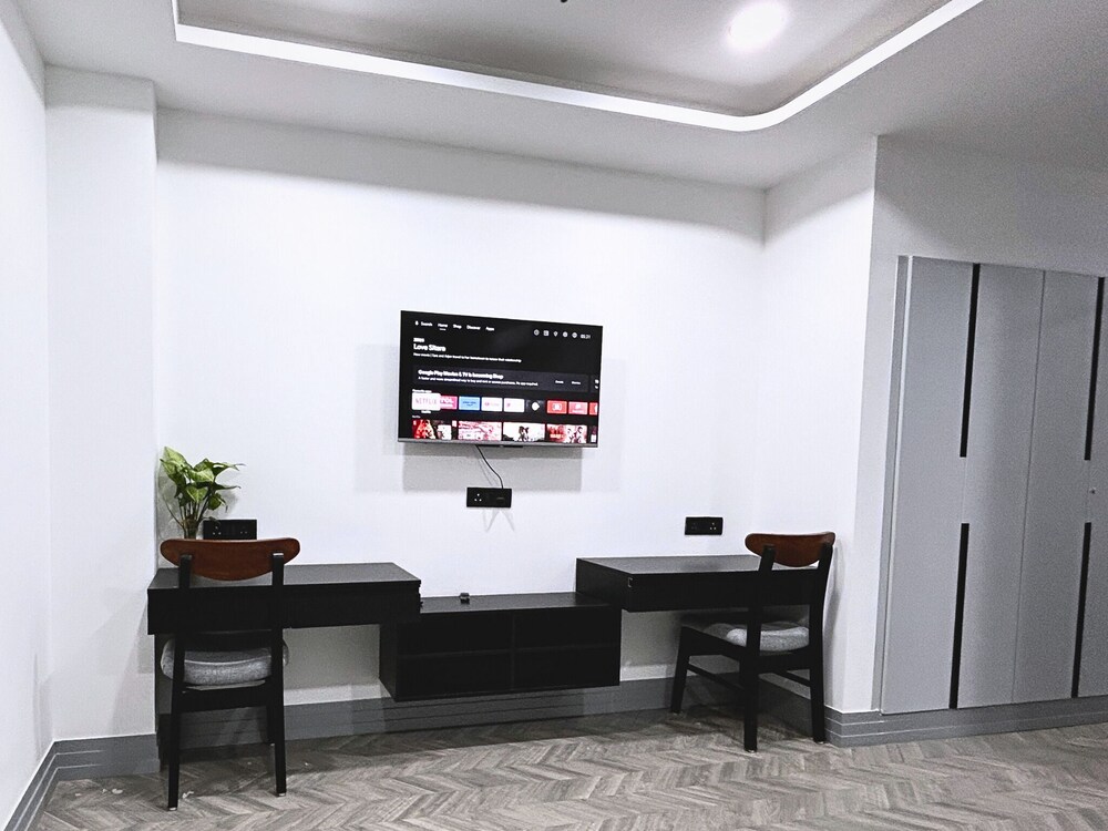 bedchambers serviced apartment golf course gurgaon