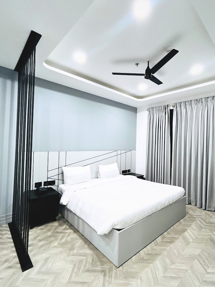 bedchambers serviced apartment golf course gurgaon