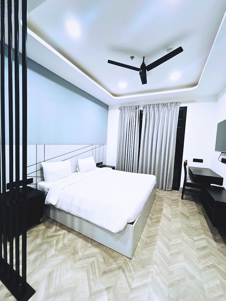 bedchambers serviced apartment golf course gurgaon