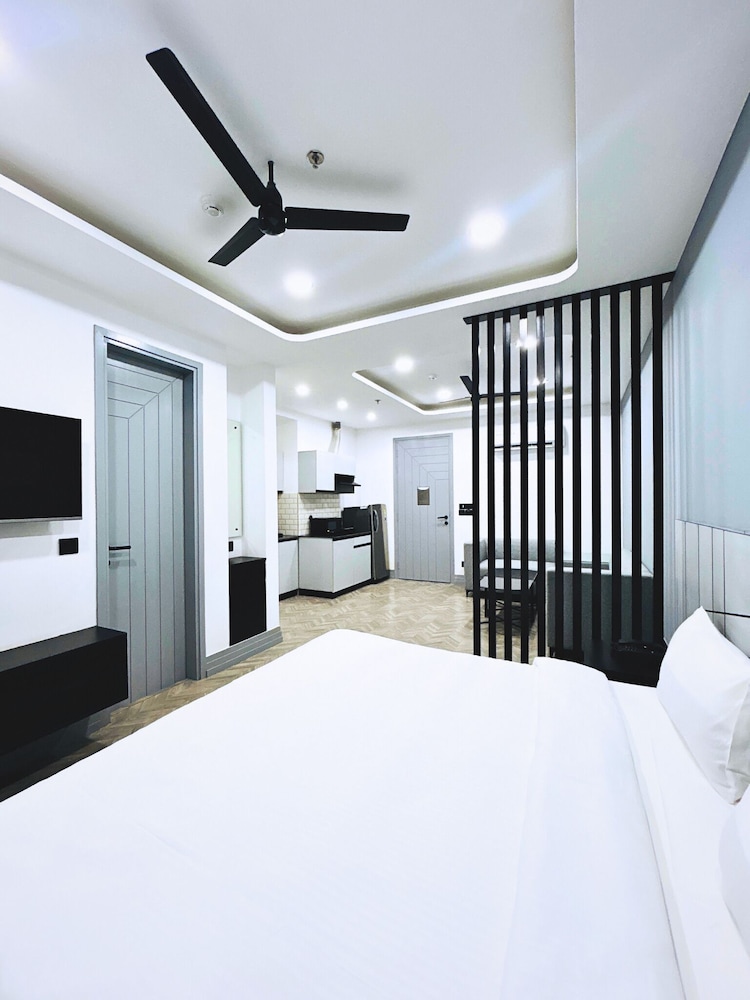 bedchambers serviced apartment golf course gurgaon