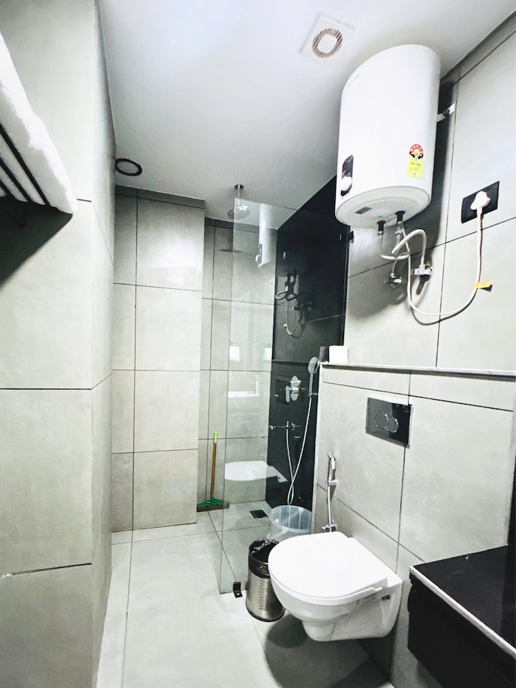 bedchambers serviced apartment golf course gurgaon