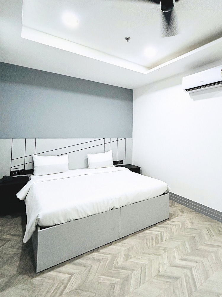 bedchambers serviced apartment golf course gurgaon