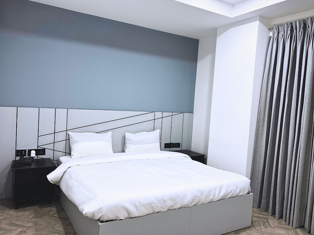 bedchambers serviced apartment golf course gurgaon