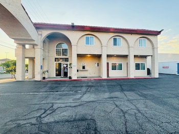 Casa Blanca Hotel & Suites Azusa,,3 star
