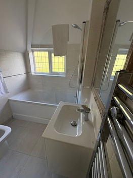 Large 8 Bedroom House In Edgbaston,,3 star