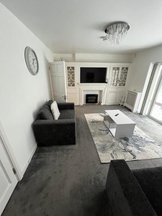 large 8 bedroom house in edgbaston