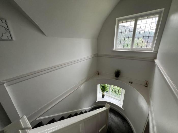 large 8 bedroom house in edgbaston