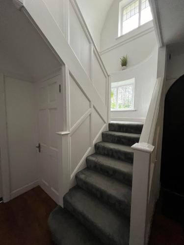 large 8 bedroom house in edgbaston