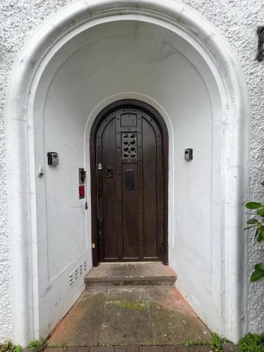 large 8 bedroom house in edgbaston