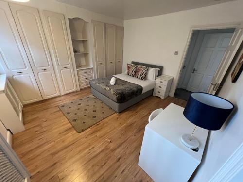 large 8 bedroom house in edgbaston