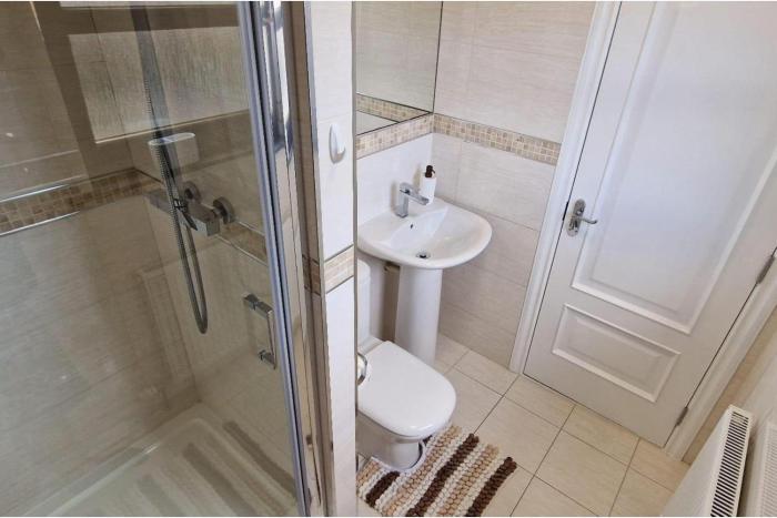 seaside escape in kirkcaldy