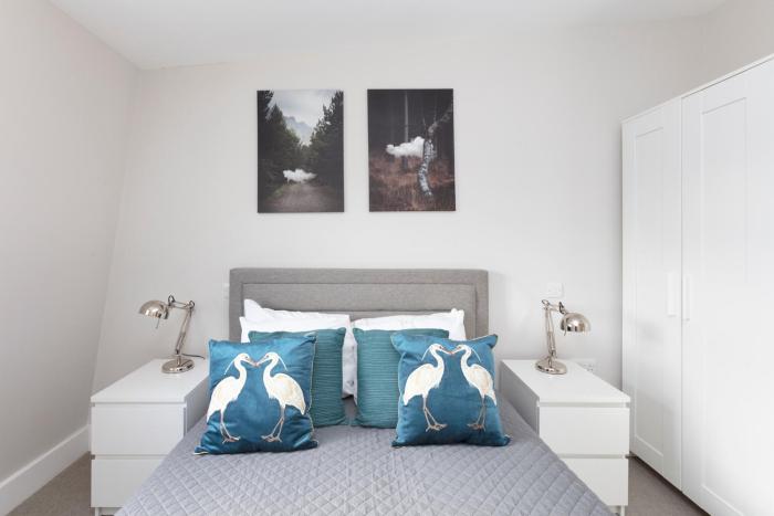 fabulous central windsor town house