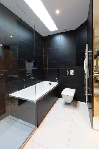 fabulous central windsor town house