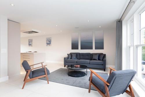 fabulous central windsor town house