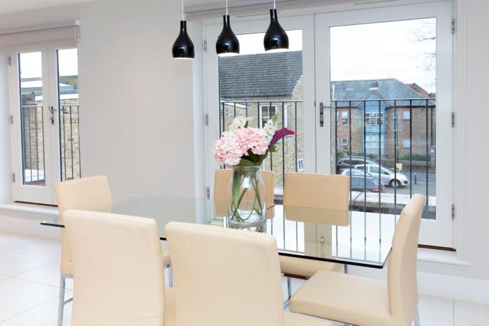 stunning central windsor town house