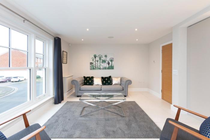 stunning central windsor town house