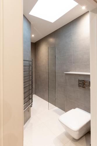 stunning central windsor town house