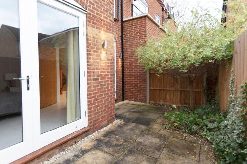 stunning central windsor town house