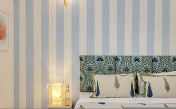 luxe 1bhk w pool sauna 1km to the beach