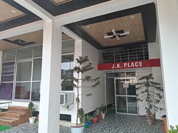 j k palace