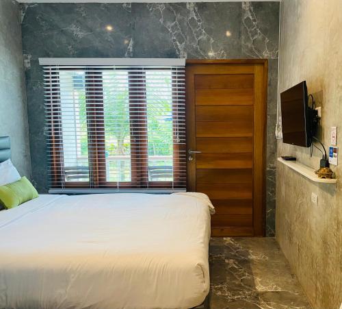 malai maikhao near beach