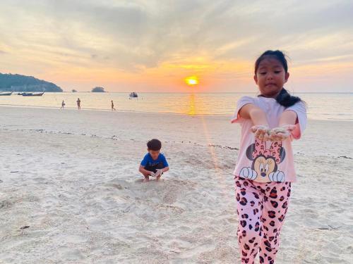 malai maikhao near beach