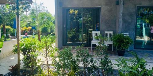 malai maikhao near beach