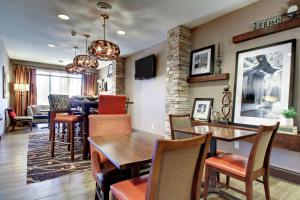 hampton inn ottawa starved rock area