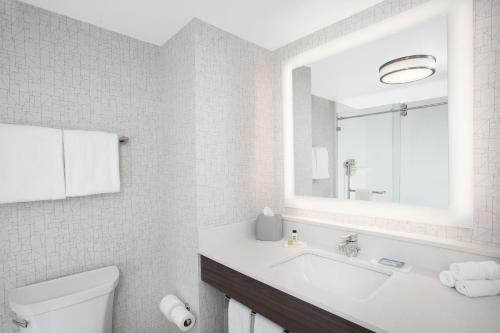 holiday inn express hotel and suites ottawa airport by ihg