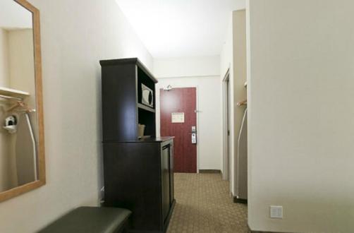 holiday inn express hotel and suites ottawa airport by ihg