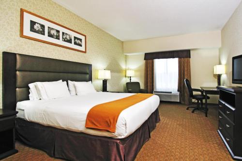holiday inn express hotel and suites ottawa airport by ihg