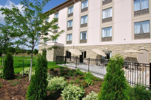 holiday inn express hotel and suites ottawa airport by ihg