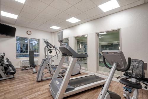 holiday inn express hotel and suites ottawa airport by ihg