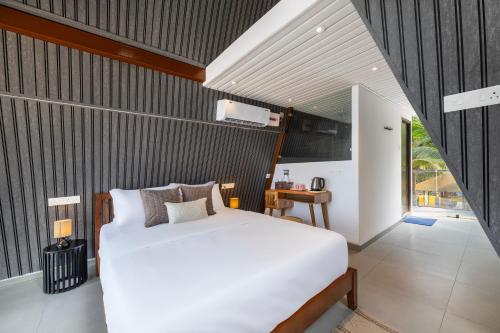 the rose goa beach resort