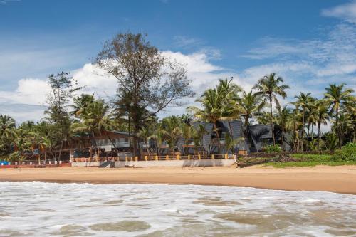 the rose goa beach resort