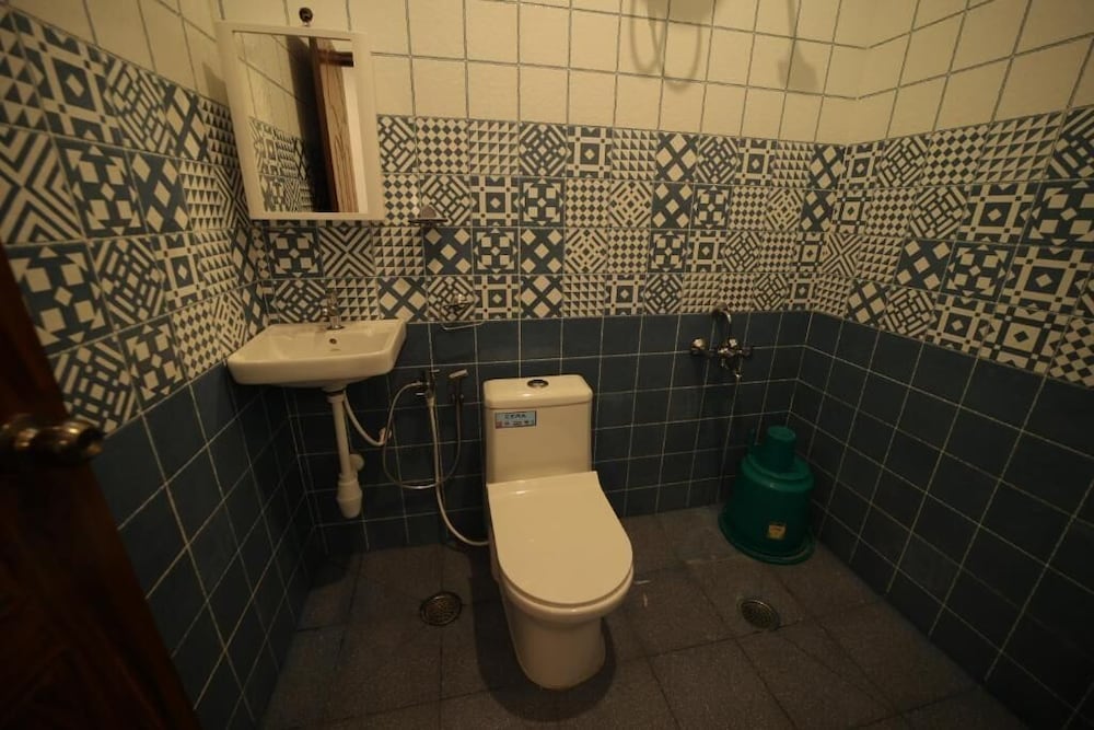 lingaas archana homestay