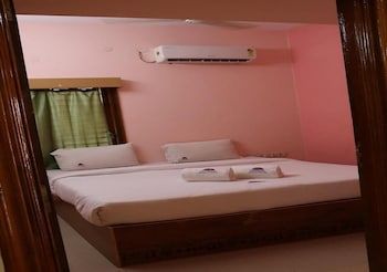 lingaas archana homestay