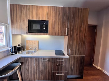 London Studio Retreat - Colney Hatch Lane,,3 star