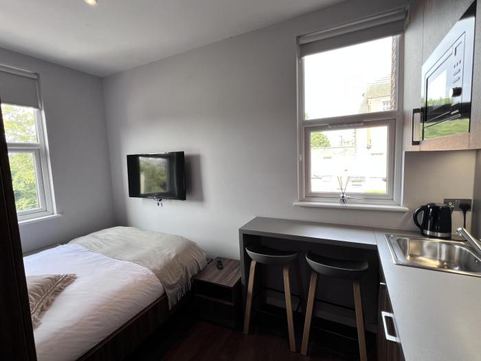 london studio retreat colney hatch lane