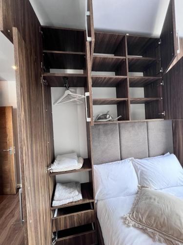 london studio retreat colney hatch lane