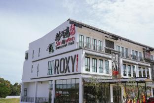 roxy hotel siniawan