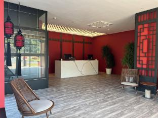 roxy hotel siniawan