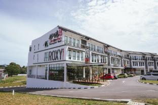 roxy hotel siniawan