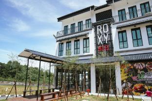 roxy hotel siniawan