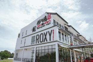 roxy hotel siniawan