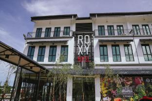 roxy hotel siniawan