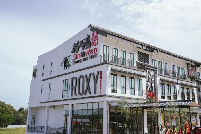 roxy hotel siniawan
